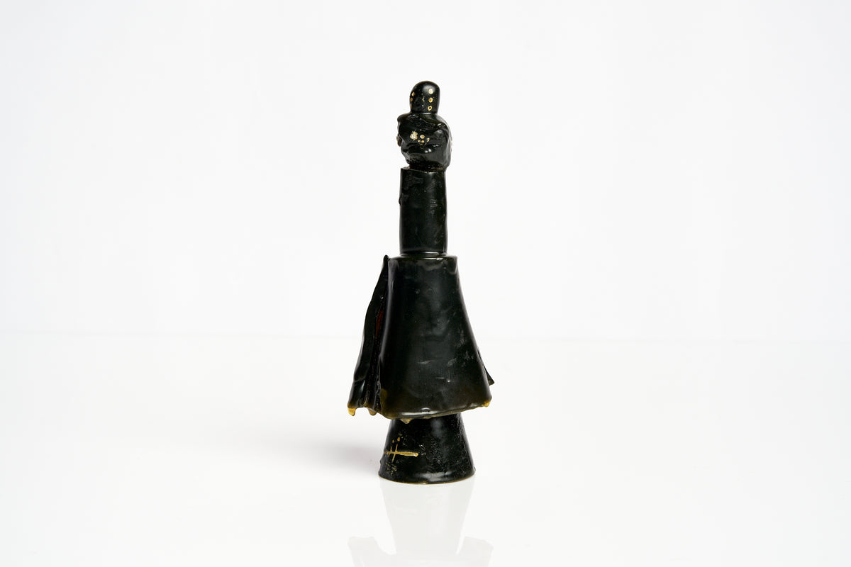 The Queen- Black